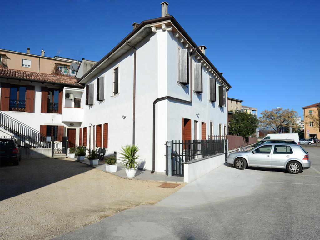 Cq Guest house